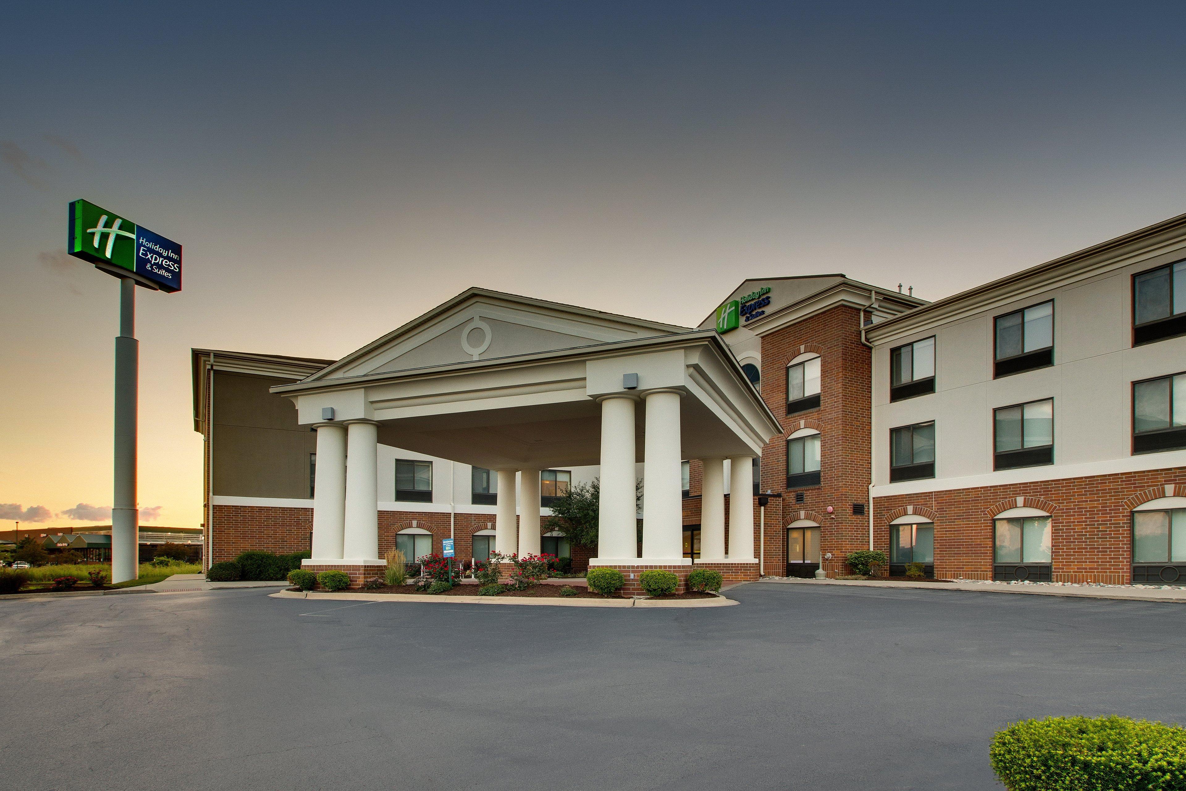 Holiday Inn Express Hotel & Suites Morris By Ihg Extérieur photo
